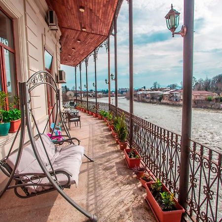 Hotel Caravan Palace Kutaisi Ngoại thất bức ảnh